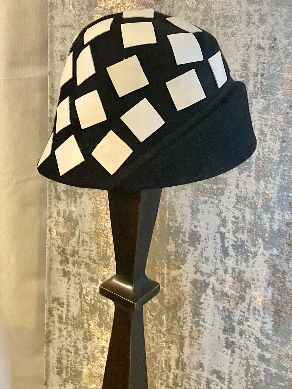 Favorette Black Felt Hat with Subtle Label Detail